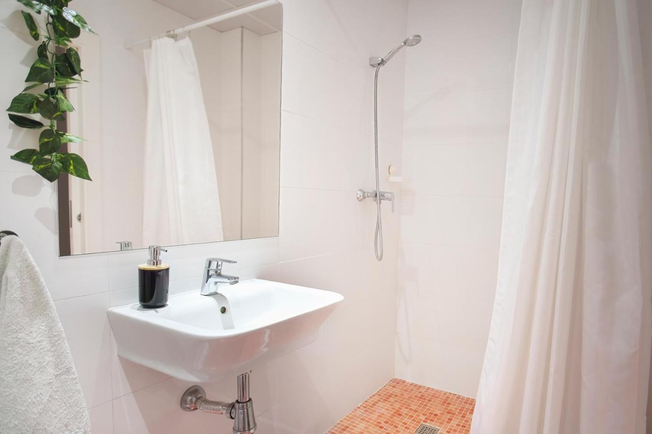 Hogar Moderno Cerca De Casco Antiguo De Valencia Apartment Luaran gambar